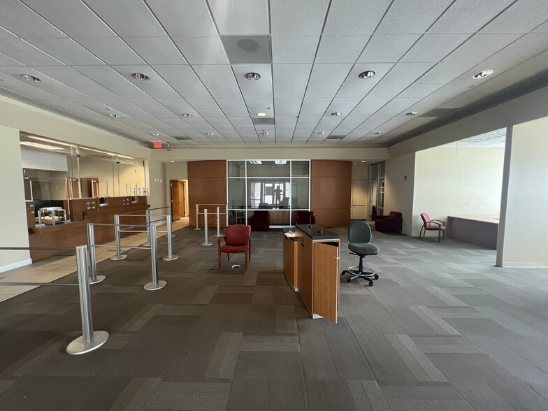 8217 Mall Pky, Lithonia, GA for sale - Building Photo - Image 2 of 4