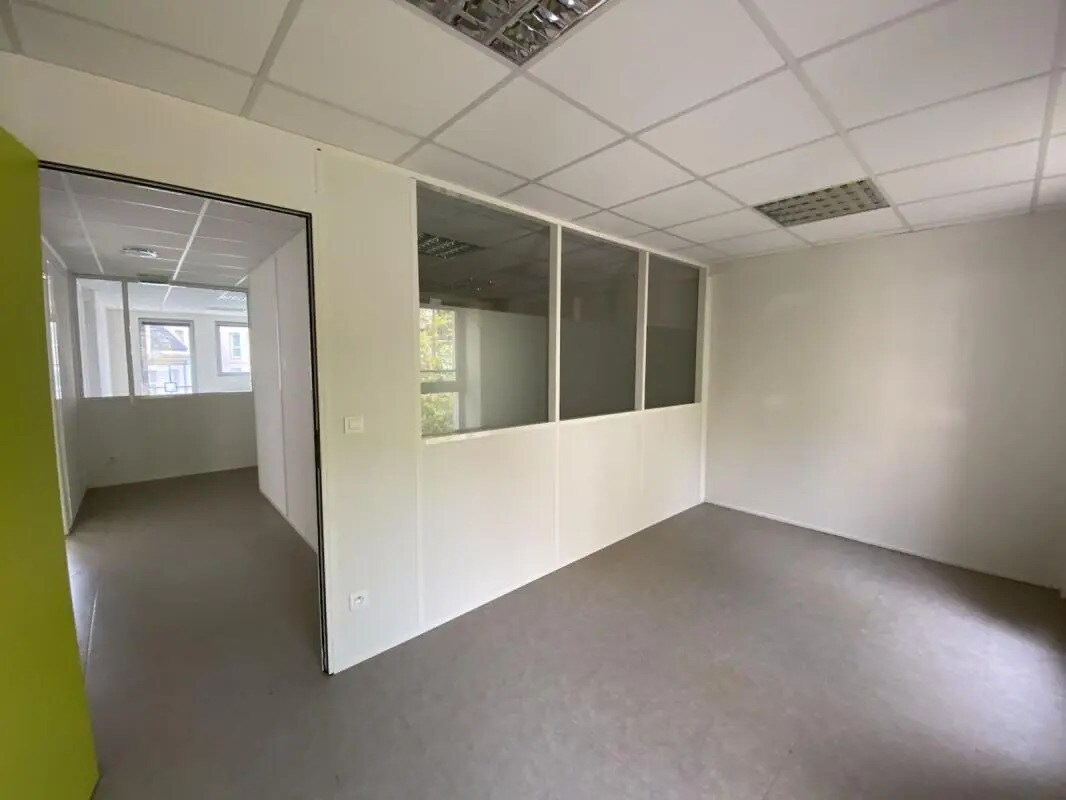 Office in Rouen for lease Building Photo- Image 1 of 5