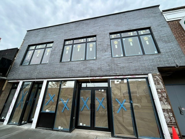 43-19-43-23 Bell Blvd, Bayside, NY for lease - Building Photo - Image 2 of 2