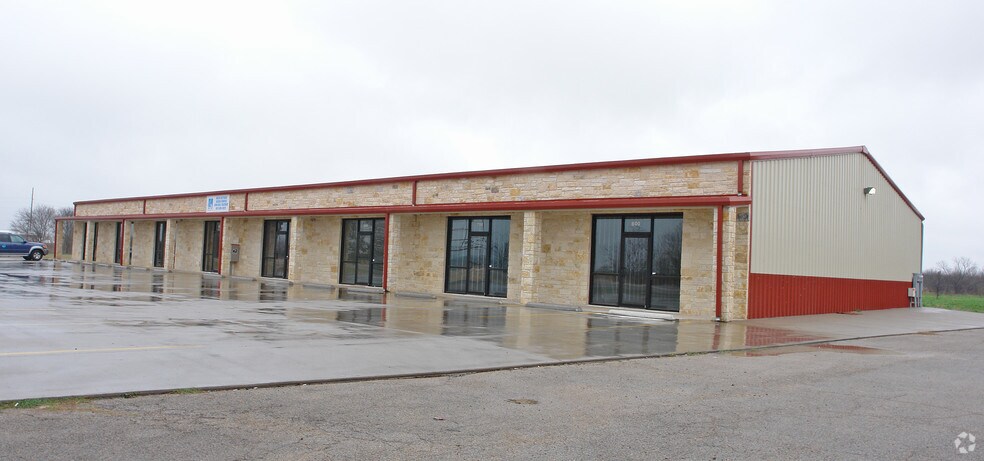 1612 Weatherford Hwy, Granbury, TX for lease - Building Photo - Image 1 of 6