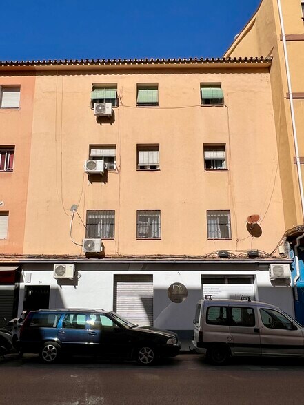 Immeuble residentiel dans Málaga, Málaga à vendre - Photo du bâtiment - Image 2 de 10
