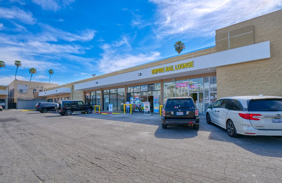 5214 W Sunset Blvd, Los Angeles, CA à louer - Photo du bâtiment - Image 3 de 14