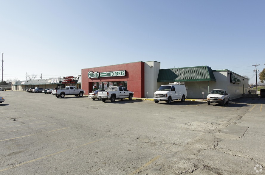2100-2103 Goliad Rd, San Antonio, TX for lease - Building Photo - Image 2 of 2