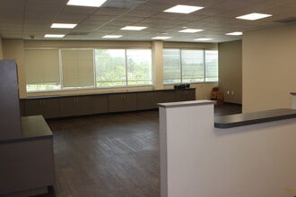 3550 University Blvd S, Jacksonville, FL à louer Photo intérieure- Image 2 de 12