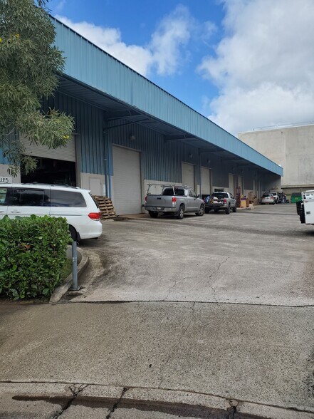 99-048 Koaha Way, Aiea, HI à louer - Photo du bâtiment - Image 3 de 9