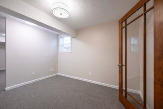 216 E Reynolds Rd, Lexington, KY for lease Interior Photo- Image 2 of 25