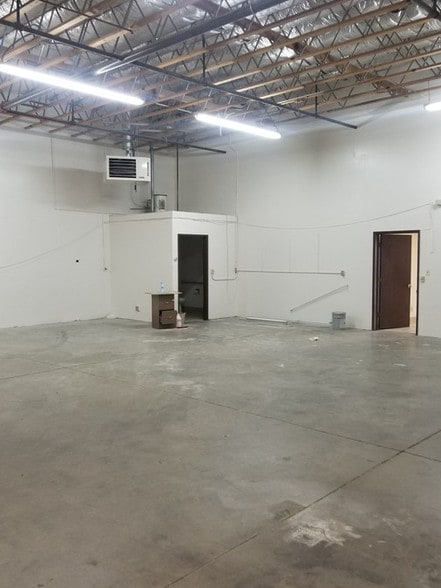 1155 Watson Way, Sparks, NV for lease - Interior Photo - Image 2 of 8
