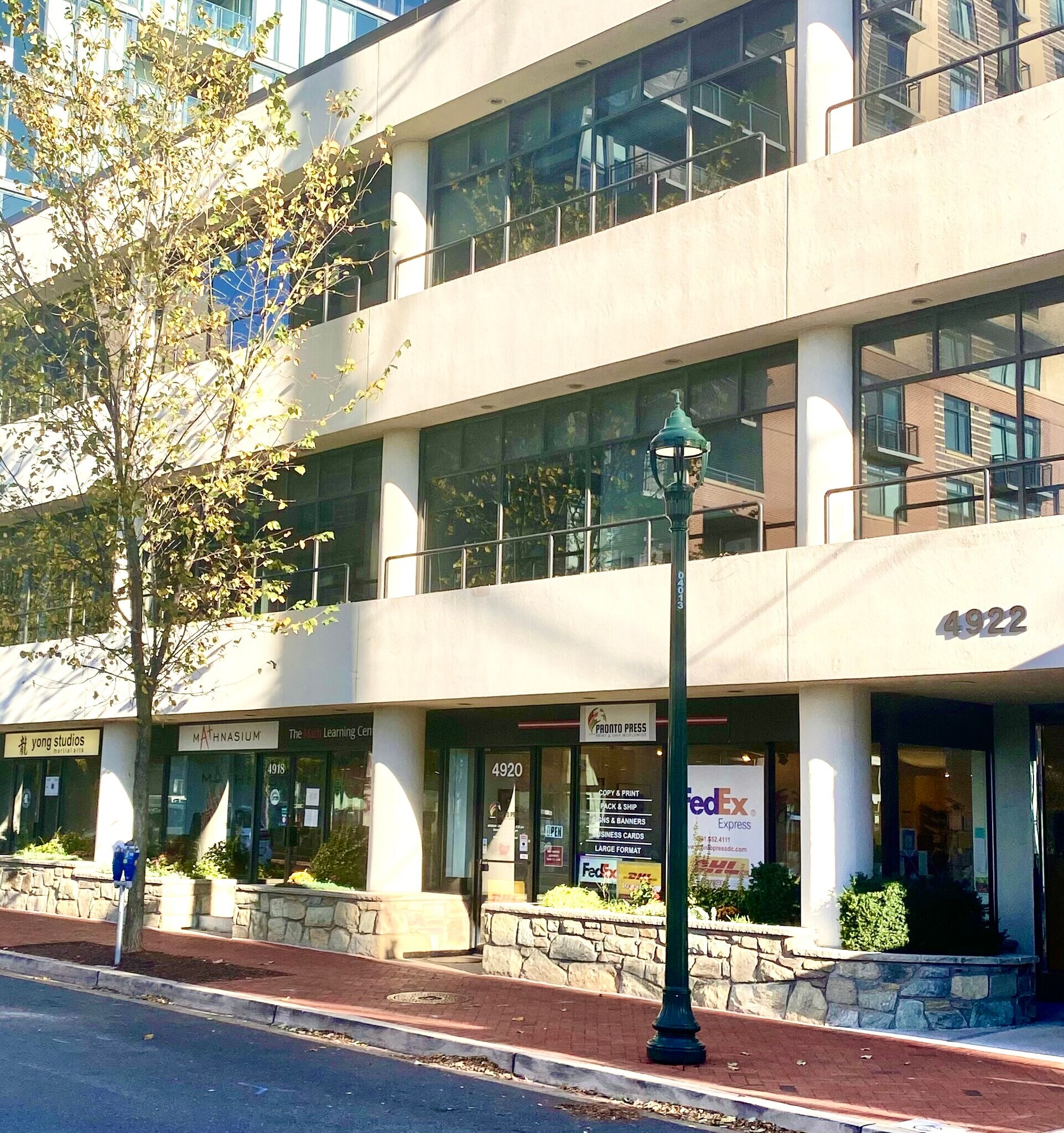 4916-4922 Fairmont Ave, Bethesda, MD for lease Building Photo- Image 1 of 6