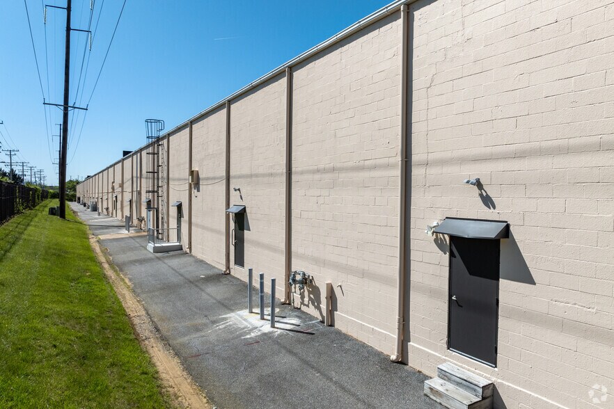 1981 Moreland Pky, Annapolis, MD à louer - Photo du bâtiment - Image 3 de 5