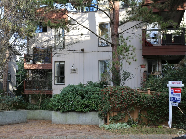 1675 Comox St, Vancouver, BC for sale - Building Photo - Image 2 of 6