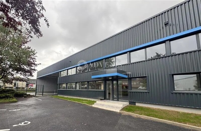 Industrial in Le Blanc-Mesnil for lease - Building Photo - Image 2 of 12