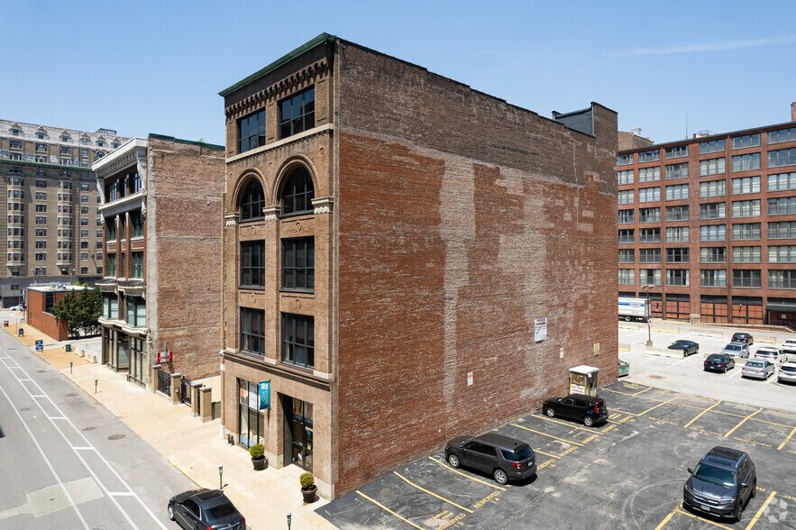 1113-1115 Locust St, Saint Louis, MO à louer - Photo du bâtiment - Image 3 de 6