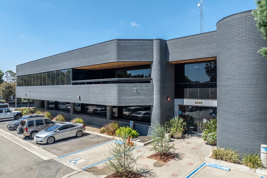 2000 Market St, Riverside, CA à louer - Photo du bâtiment - Image 3 de 8