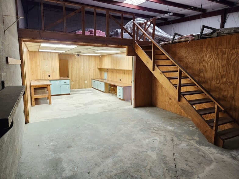 1101 Sun Century Rd, Naples, FL for lease - Building Photo - Image 2 of 13