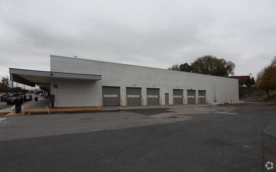 2401-2499 Frederick Ave, Baltimore, MD for lease - Building Photo - Image 2 of 2