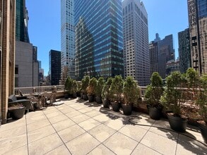 5 E 57th St, New York, NY for lease Interior Photo- Image 2 of 12