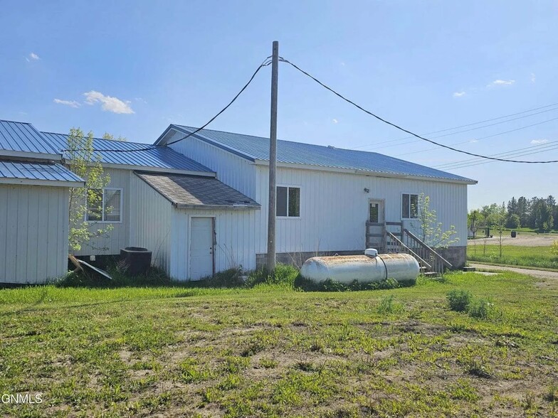 507 Main St, Wildrose, ND à vendre - Photo du bâtiment - Image 3 de 12