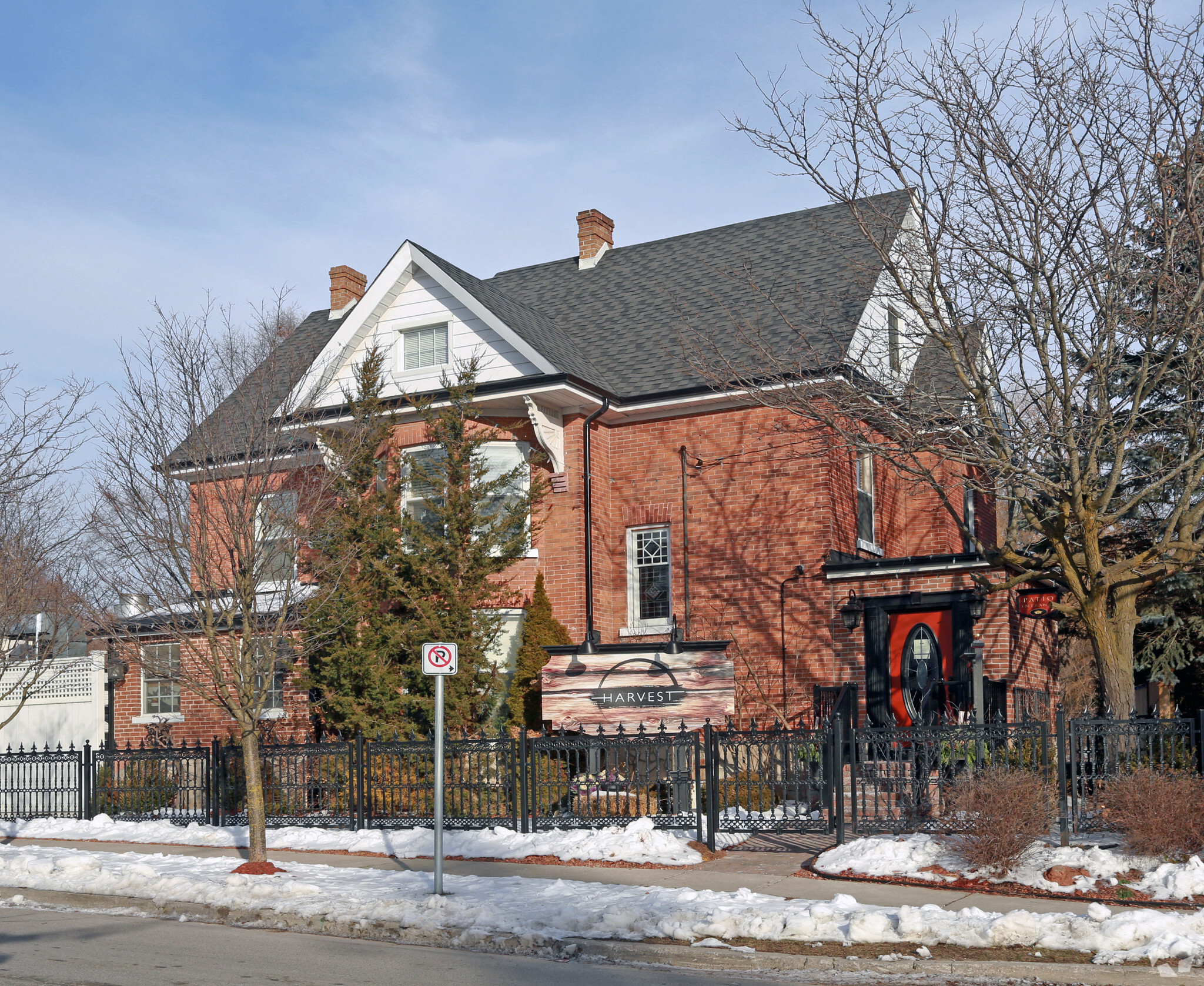 1 Way St, Whitby, ON for sale Primary Photo- Image 1 of 4