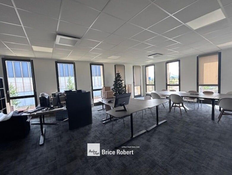 14 Rue Marcel Dassault, Genas à louer - Photo intérieure - Image 2 de 10