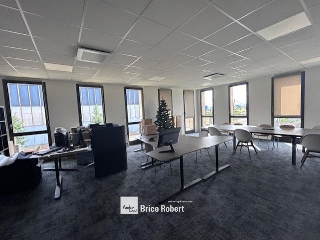 14 Rue Marcel Dassault, Genas for sale Interior Photo- Image 1 of 5