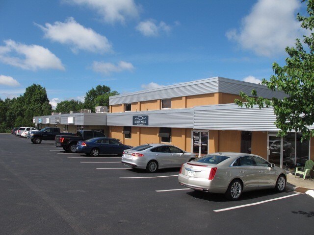 3170 E Sunshine, Springfield, MO for lease Primary Photo- Image 1 of 3