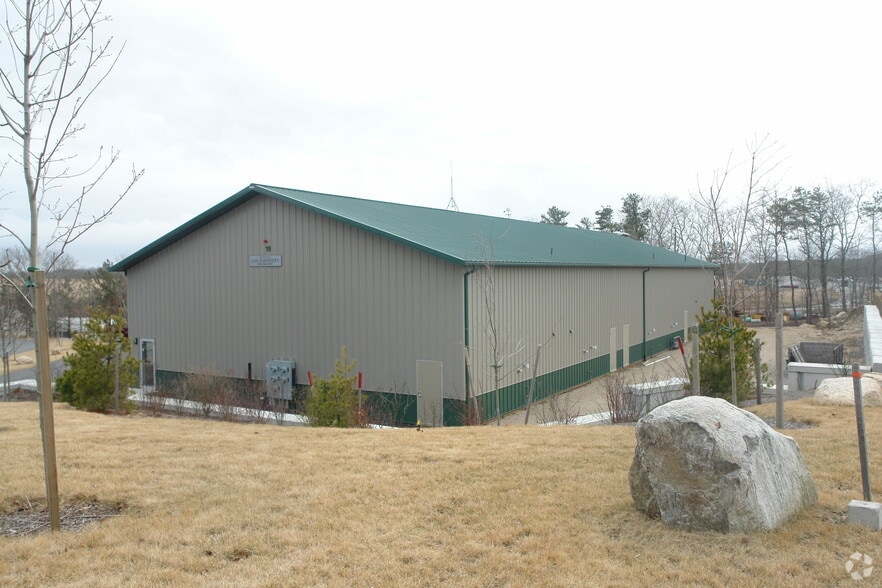 19 Tradesman Cir, East Falmouth, MA for lease - Building Photo - Image 3 of 6