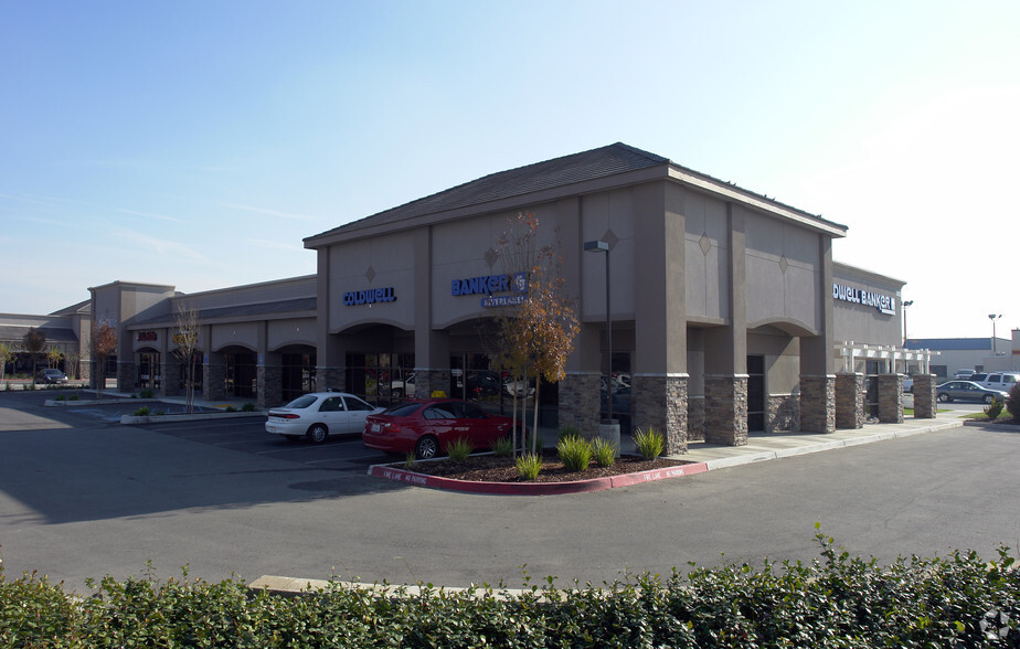 4180 Coffee Rd, Bakersfield, CA for lease - Primary Photo - Image 3 of 8