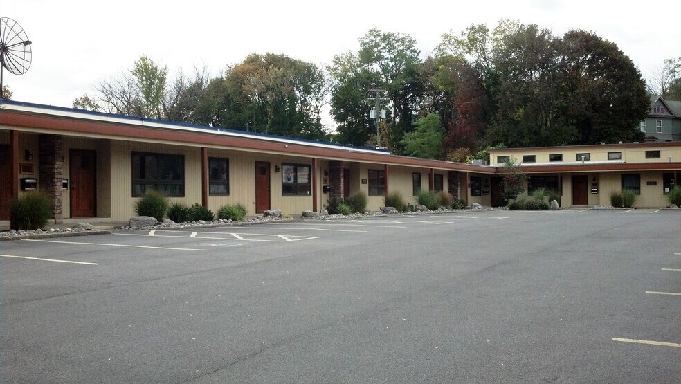 42 Westlake Ave, Auburn, NY for lease - Building Photo - Image 2 of 11