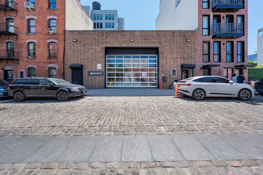 306 Water St, Brooklyn, NY for sale - Building Photo - Image 3 of 8