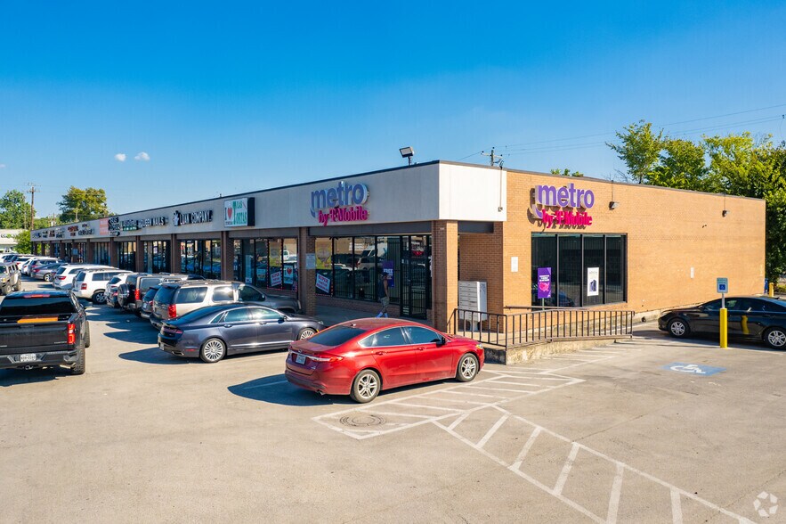 910-940 E Tidwell Rd, Houston, TX à louer - Photo du bâtiment - Image 3 de 8