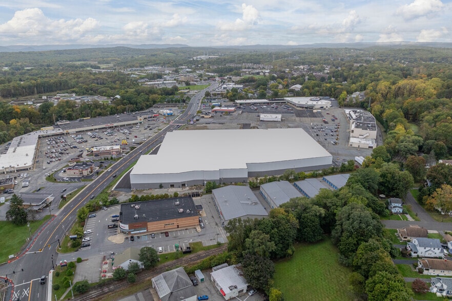 102 Dolson Ave, Middletown, NY for lease - Aerial - Image 3 of 15