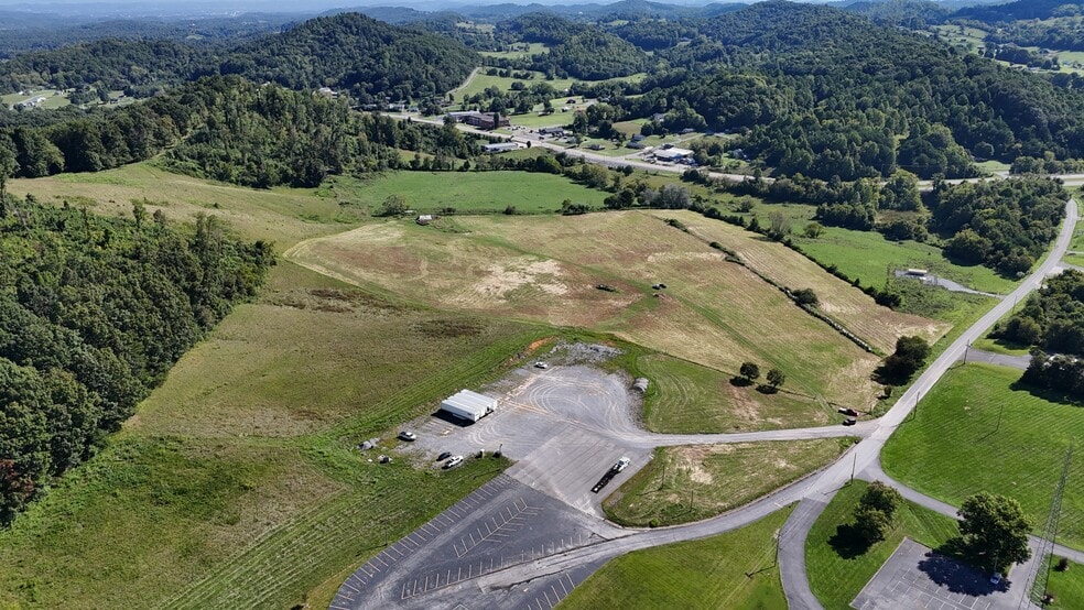 195 Joe R McCrary Rd, Fall Branch, TN for sale - Building Photo - Image 2 of 43