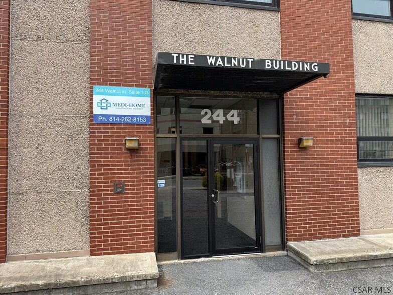 244 Walnut St, Johnstown, PA à louer - Photo du bâtiment - Image 1 de 13