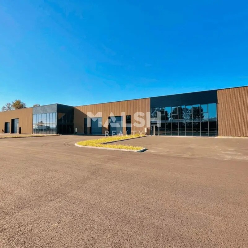 Flex in Ambérieux for lease Building Photo- Image 1 of 16