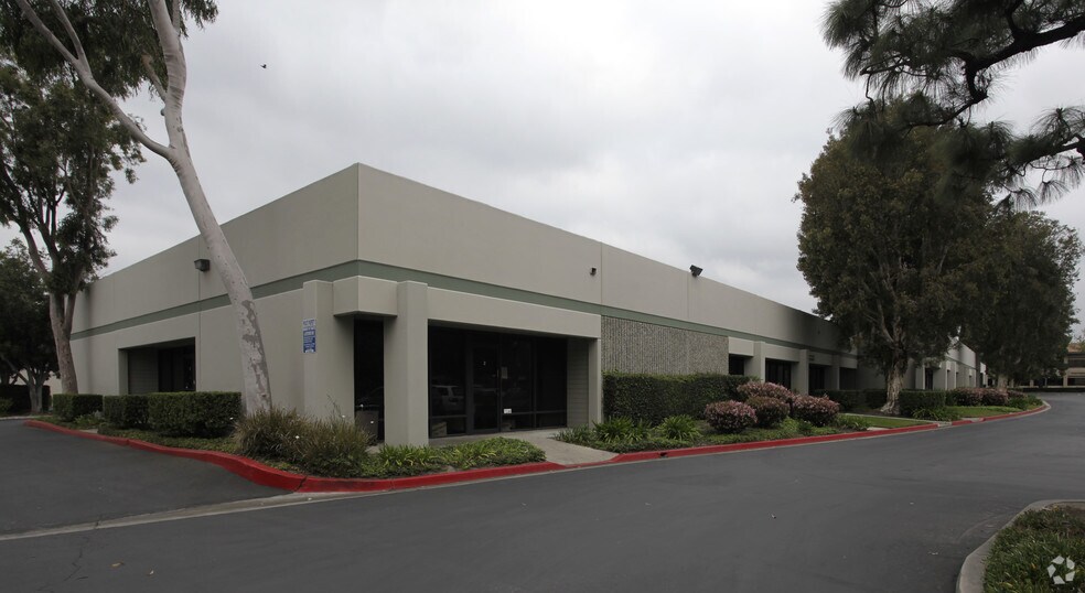 11552 Knott St, Garden Grove, CA à louer - Photo du bâtiment - Image 2 de 3