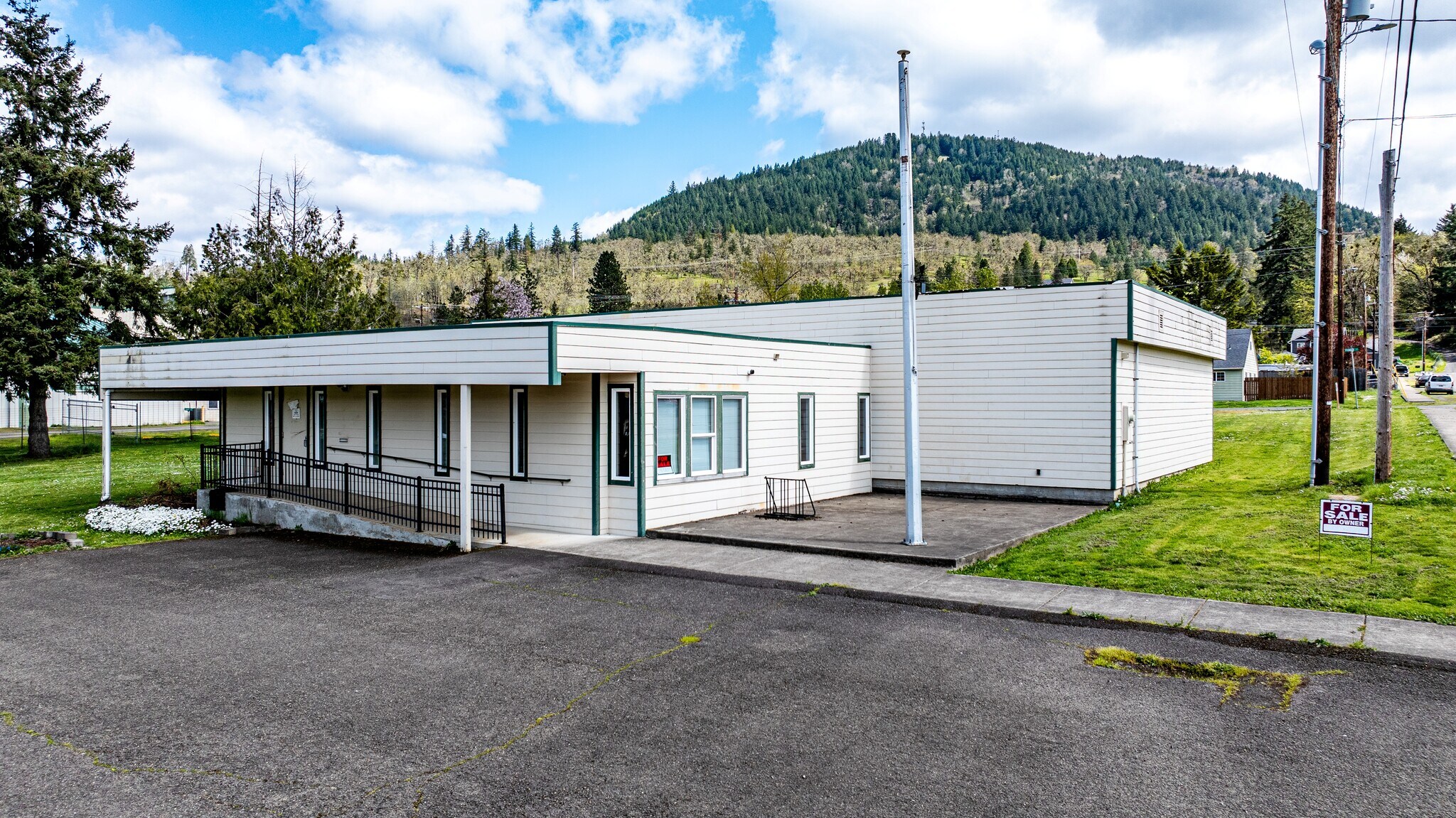 107 E 3rd St, Lowell, OR for sale Primary Photo- Image 1 of 8