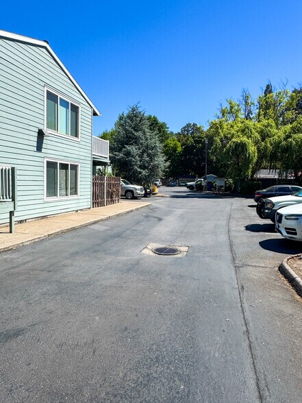 3860 SW 178th Ave, Beaverton, OR à vendre - Photo du bâtiment - Image 3 de 7