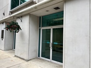 1 W Adams St, Jacksonville, FL à louer Photo du bâtiment- Image 2 de 16