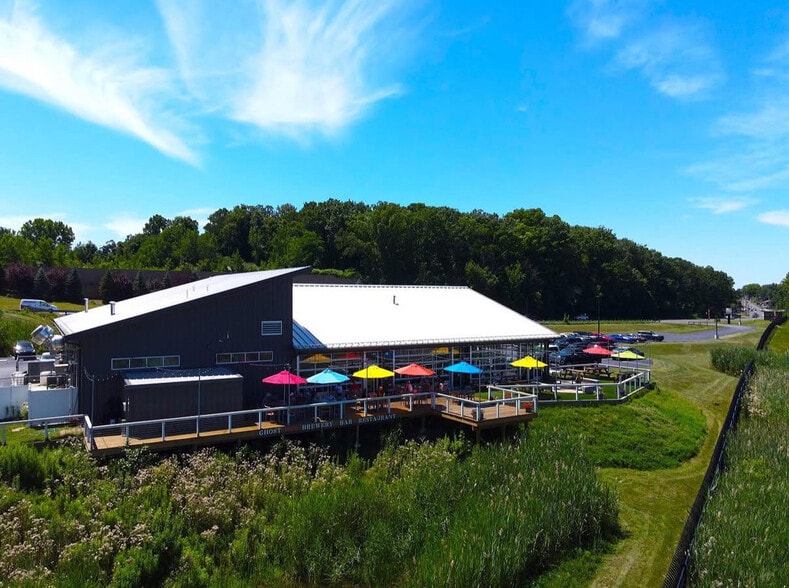 17684 US Highway 12, New Buffalo, MI à vendre - Photo du bâtiment - Image 2 de 38