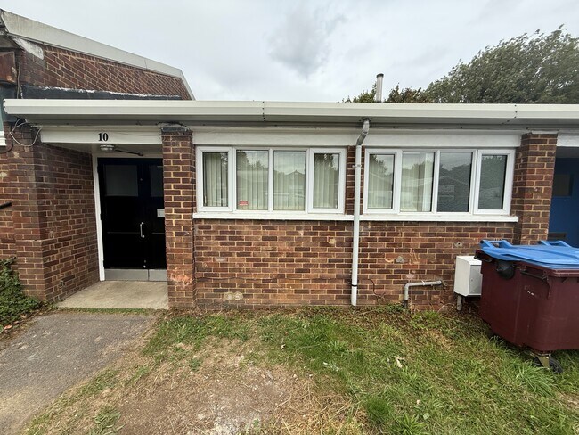 More details for 2-14 Brownfields, Welwyn Garden City - Industrial for Lease