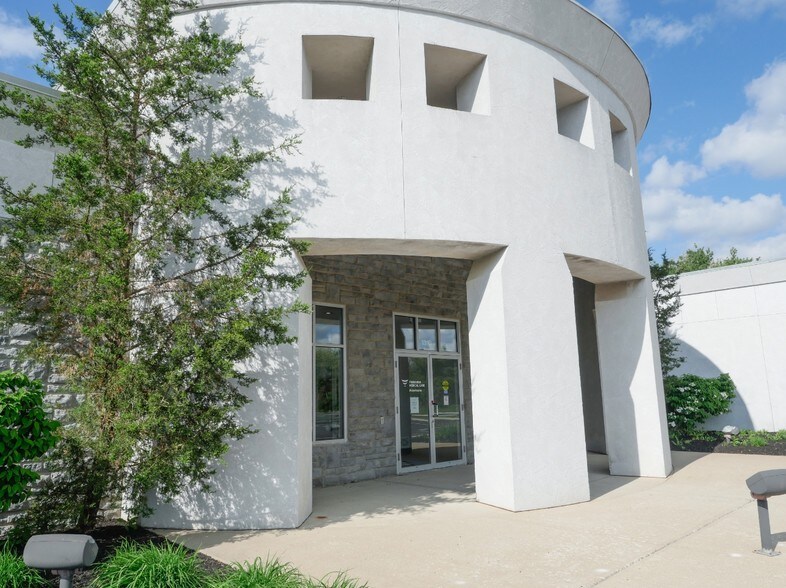 1310 N Hill Rd, Pickerington, OH à louer - Photo du bâtiment - Image 3 de 7