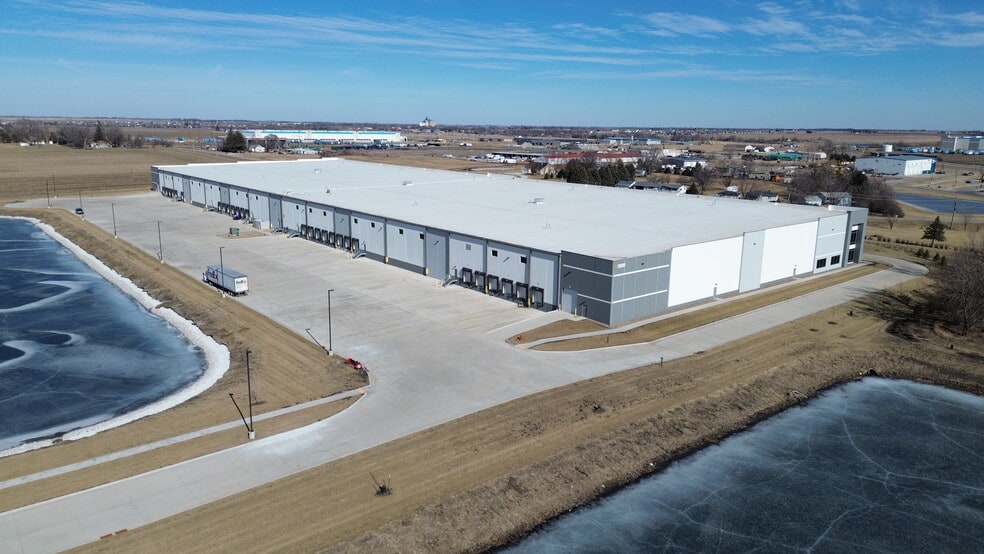 2600 20th Ave SW, Altoona, IA à louer - Photo du bâtiment - Image 2 de 6