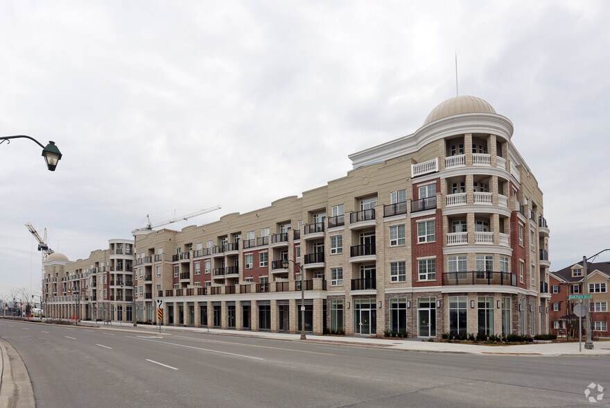 216 Oak Park Blvd, Oakville, ON à vendre - Photo principale - Image 1 de 4