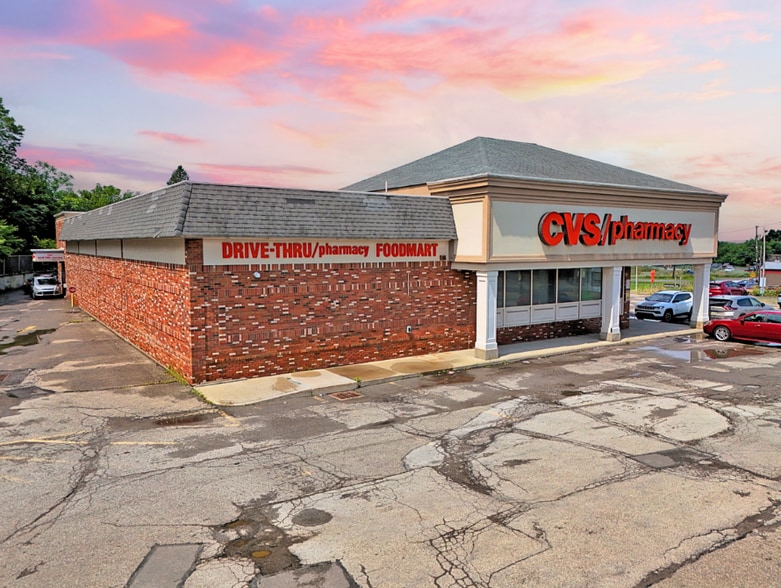 734 E Washington St, New Castle, PA for sale - Building Photo - Image 3 of 4