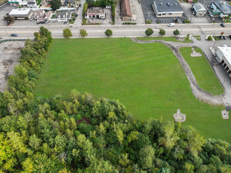 1500 Hartford Ave, Johnston, RI à louer - Photo du bâtiment - Image 2 de 3