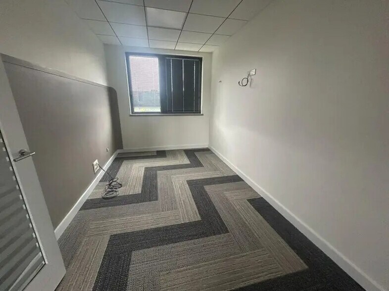 4 Rue Jeanne Barret, Dijon for lease - Interior Photo - Image 3 of 10