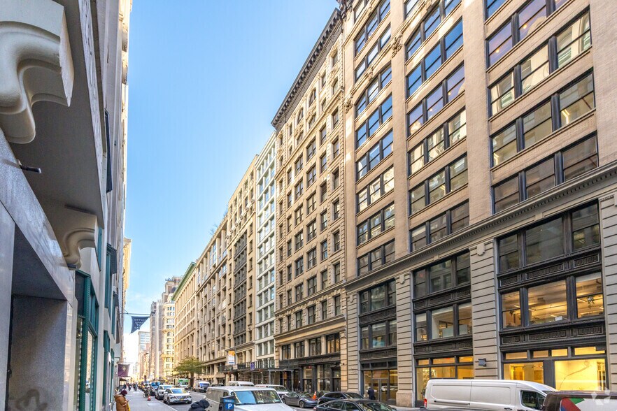 18-20 W 21st St, New York, NY à louer - Photo du bâtiment - Image 3 de 5