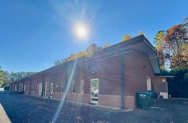 1135 Four Lakes Dr, Matthews, NC for sale - Building Photo - Image 2 of 6