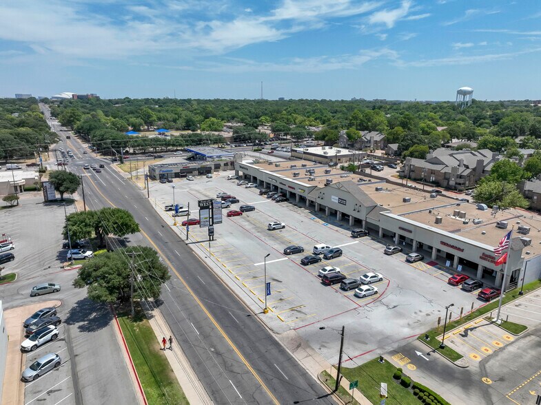 1608-1664 Randol Mill Rd, Arlington, TX à louer - Photo du bâtiment - Image 2 de 3