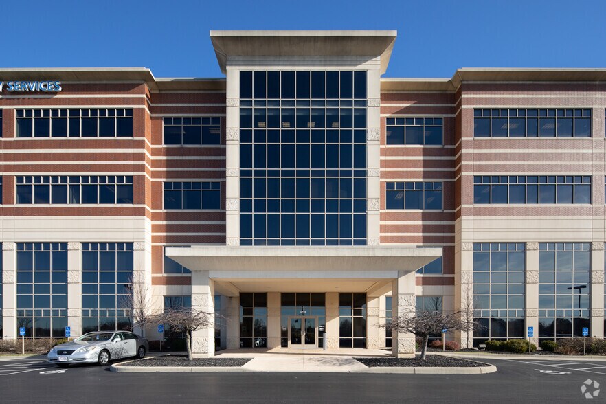 4270 Ivy Pointe Blvd, Cincinnati, OH à louer - Photo du bâtiment - Image 2 de 5